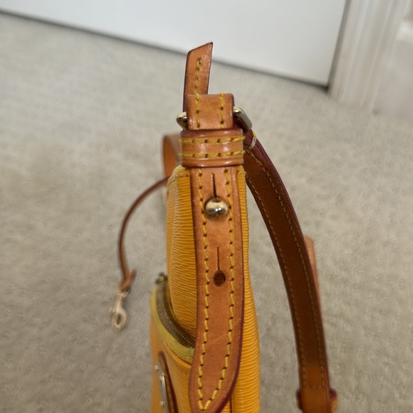 Dooney & Bourke Crossbody Bag - Picture 10 of 12